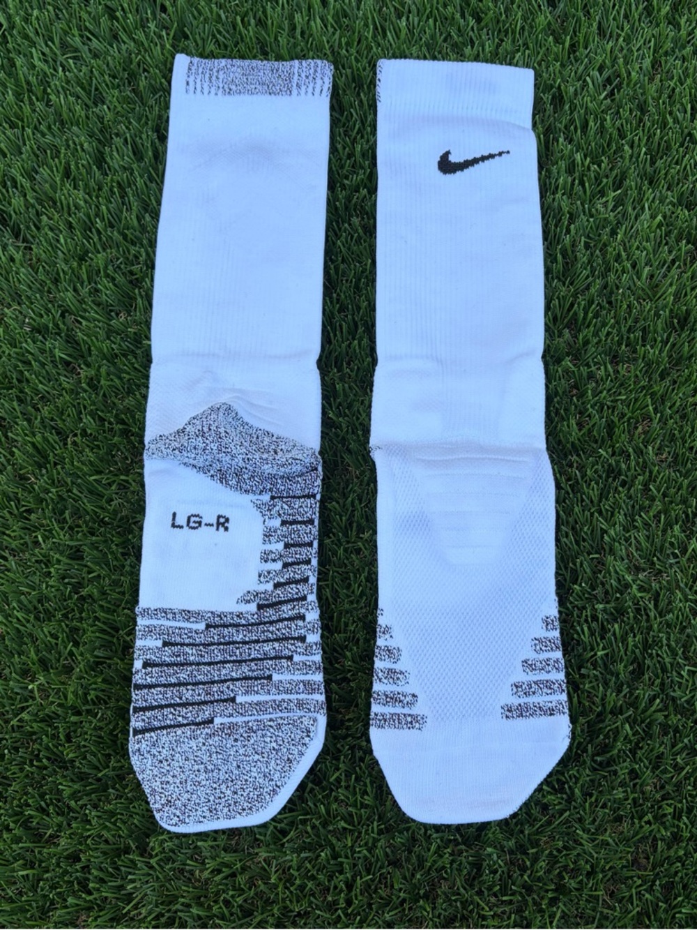 NEW NIKE GRIP SOCKS CREW HEIGHT